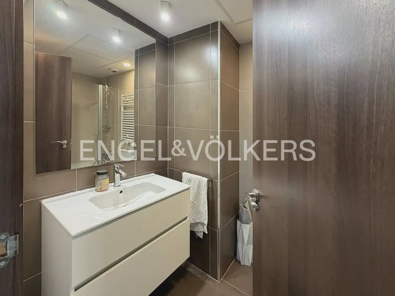 3 bedroom Flat for rent in Valencia city with pool garage - € 2,000 (Ref: 10088584)