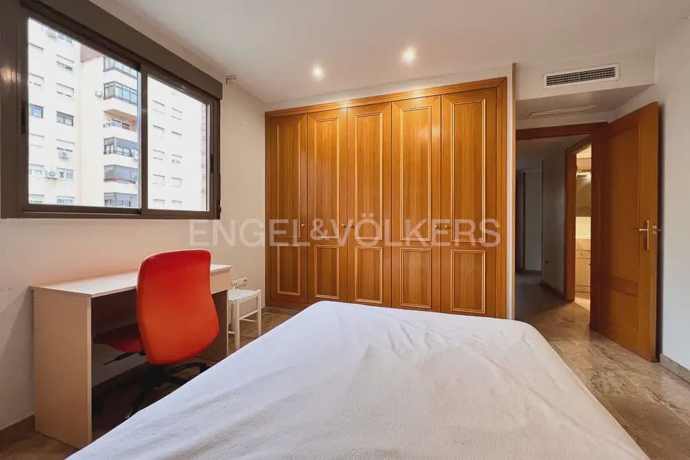 Appartement de 3 chambres à louer à Valence ville avec garage - 1 800 € (Ref: 10088585)