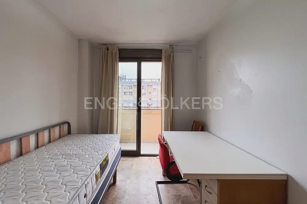 Appartement de 3 chambres à louer à Valence ville avec garage - 1 800 € (Ref: 10088585)