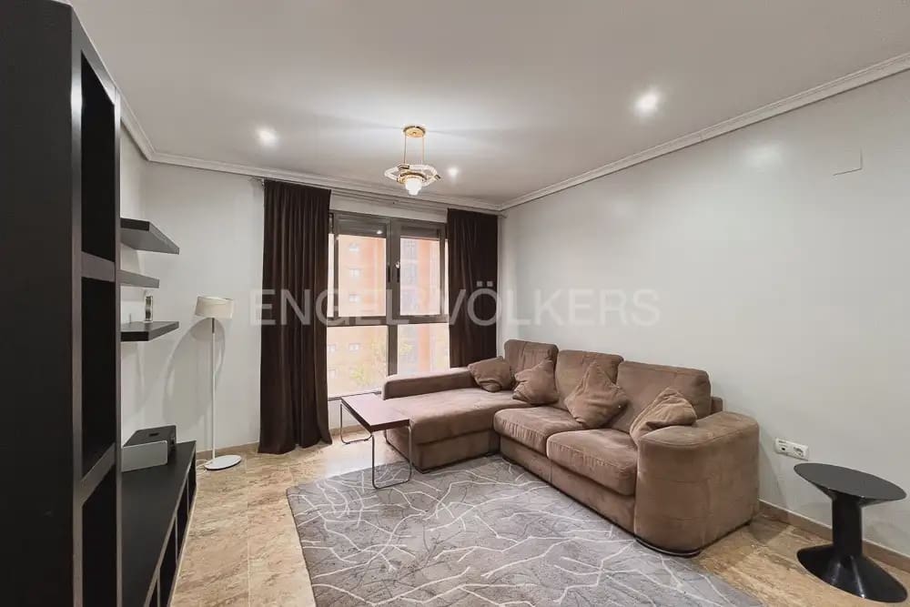 Appartement de 3 chambres à louer à Valence ville avec garage - 1 800 € (Ref: 10088585)