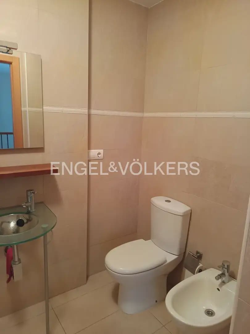 4 bedroom Penthouse for rent in Chiva with garage - € 1,200 (Ref: 10088588)