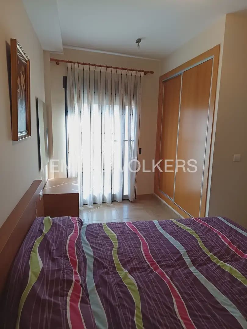 4 bedroom Penthouse for rent in Chiva with garage - € 1,200 (Ref: 10088588)