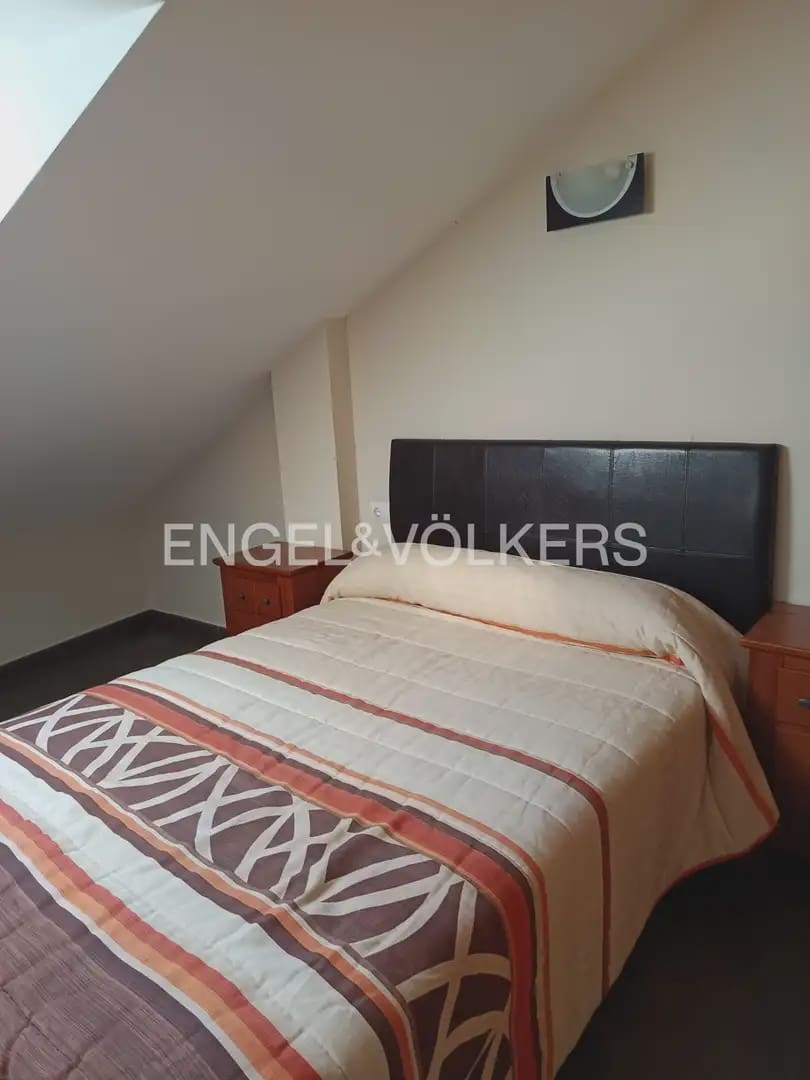 4 bedroom Penthouse for rent in Chiva with garage - € 1,200 (Ref: 10088588)