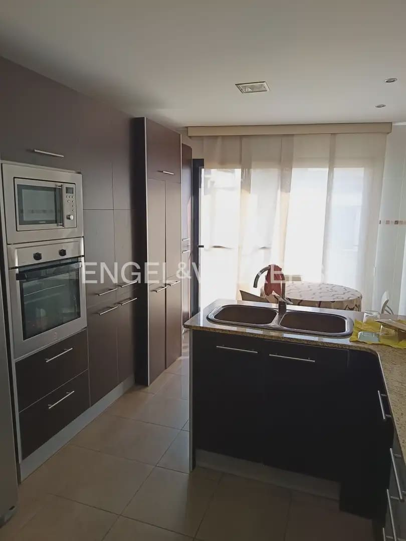 4 bedroom Penthouse for rent in Chiva with garage - € 1,200 (Ref: 10088588)