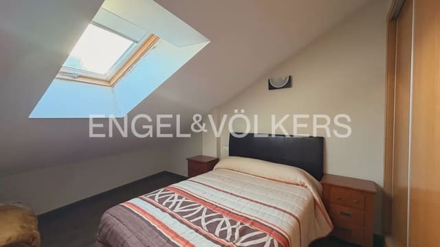 4 soveværelse Penthouse til leje i Chiva med garage - € 1.200 (Ref: 10088588)