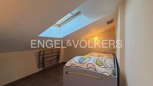 4 soveværelse Penthouse til leje i Chiva med garage - € 1.200 (Ref: 10088588)
