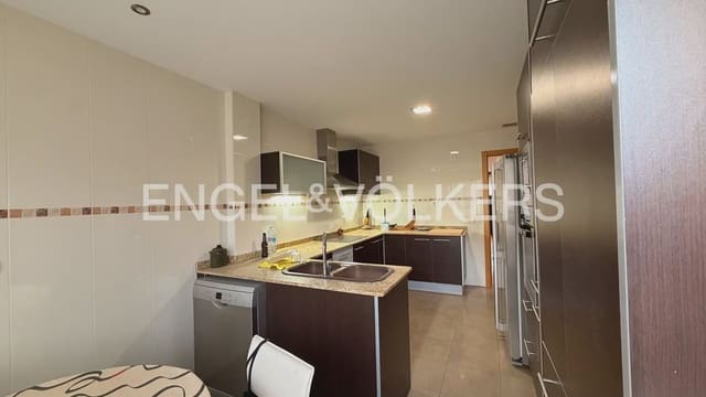 4 soveværelse Penthouse til leje i Chiva med garage - € 1.200 (Ref: 10088588)