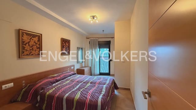 4 soveværelse Penthouse til leje i Chiva med garage - € 1.200 (Ref: 10088588)