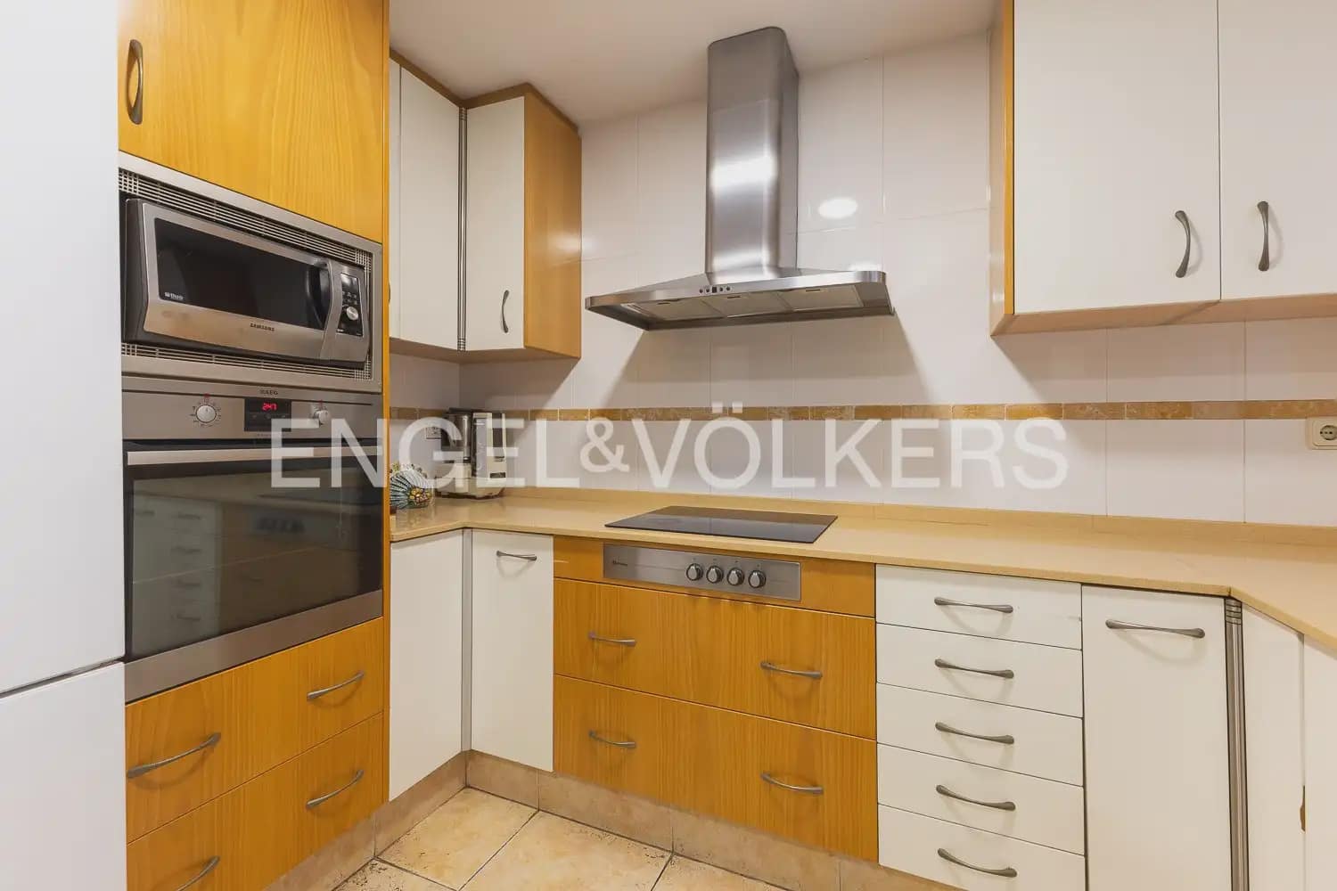 Piso de 4 habitaciones en València ciudad en venta con garaje - 1.040.000 € (Ref: 10091409)