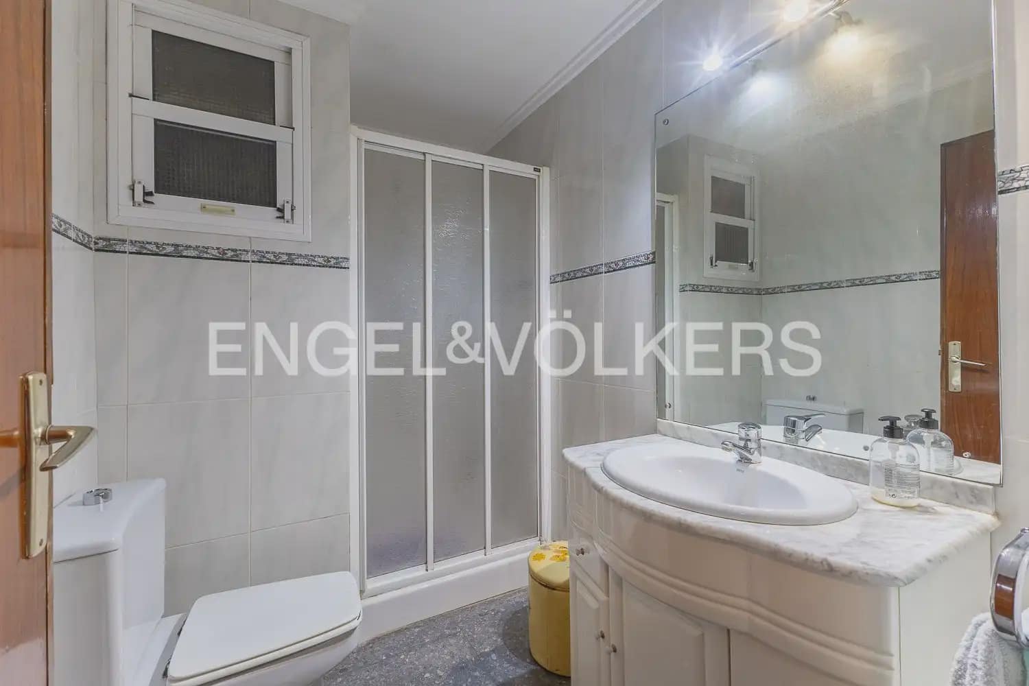 Piso de 4 habitaciones en València ciudad en venta con garaje - 1.040.000 € (Ref: 10091409)