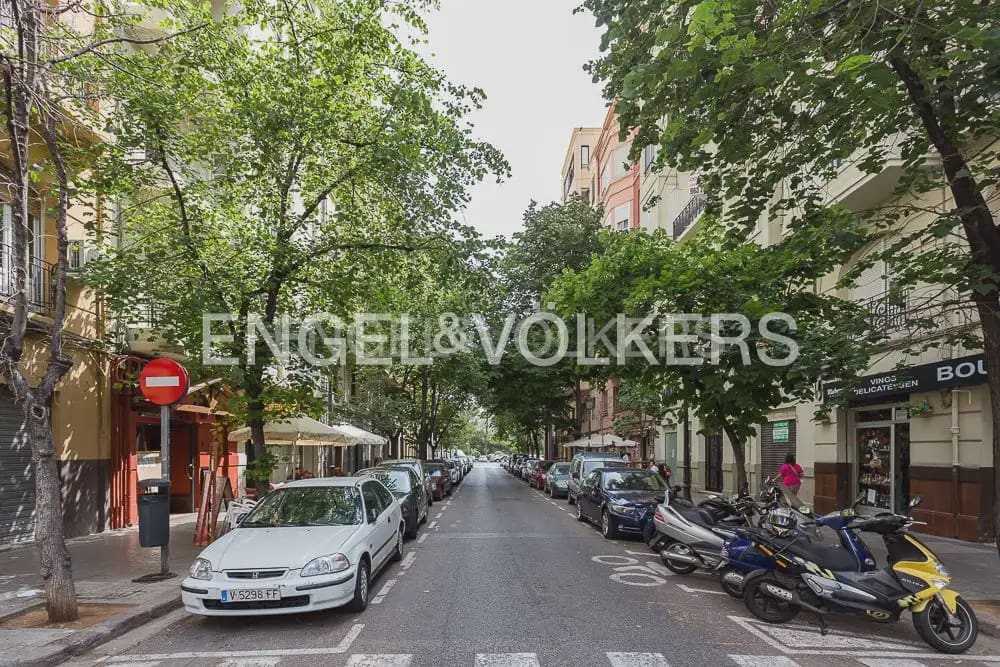 Piso de 4 habitaciones en València ciudad en venta con garaje - 1.040.000 € (Ref: 10091409)