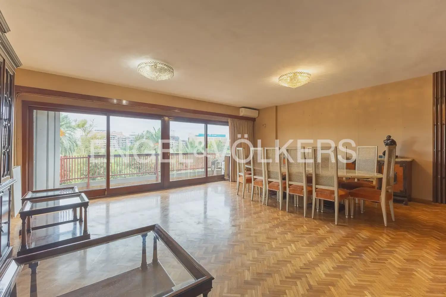 Piso de 4 habitaciones en València ciudad en venta con garaje - 1.040.000 € (Ref: 10091409)