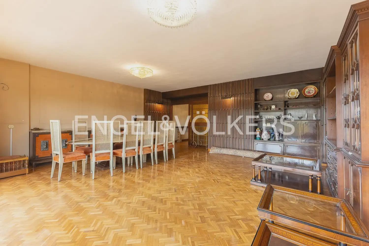 Piso de 4 habitaciones en València ciudad en venta con garaje - 1.040.000 € (Ref: 10091409)
