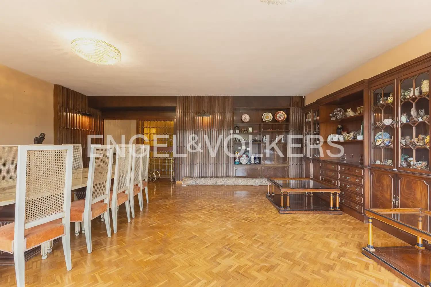 Piso de 4 habitaciones en València ciudad en venta con garaje - 1.040.000 € (Ref: 10091409)