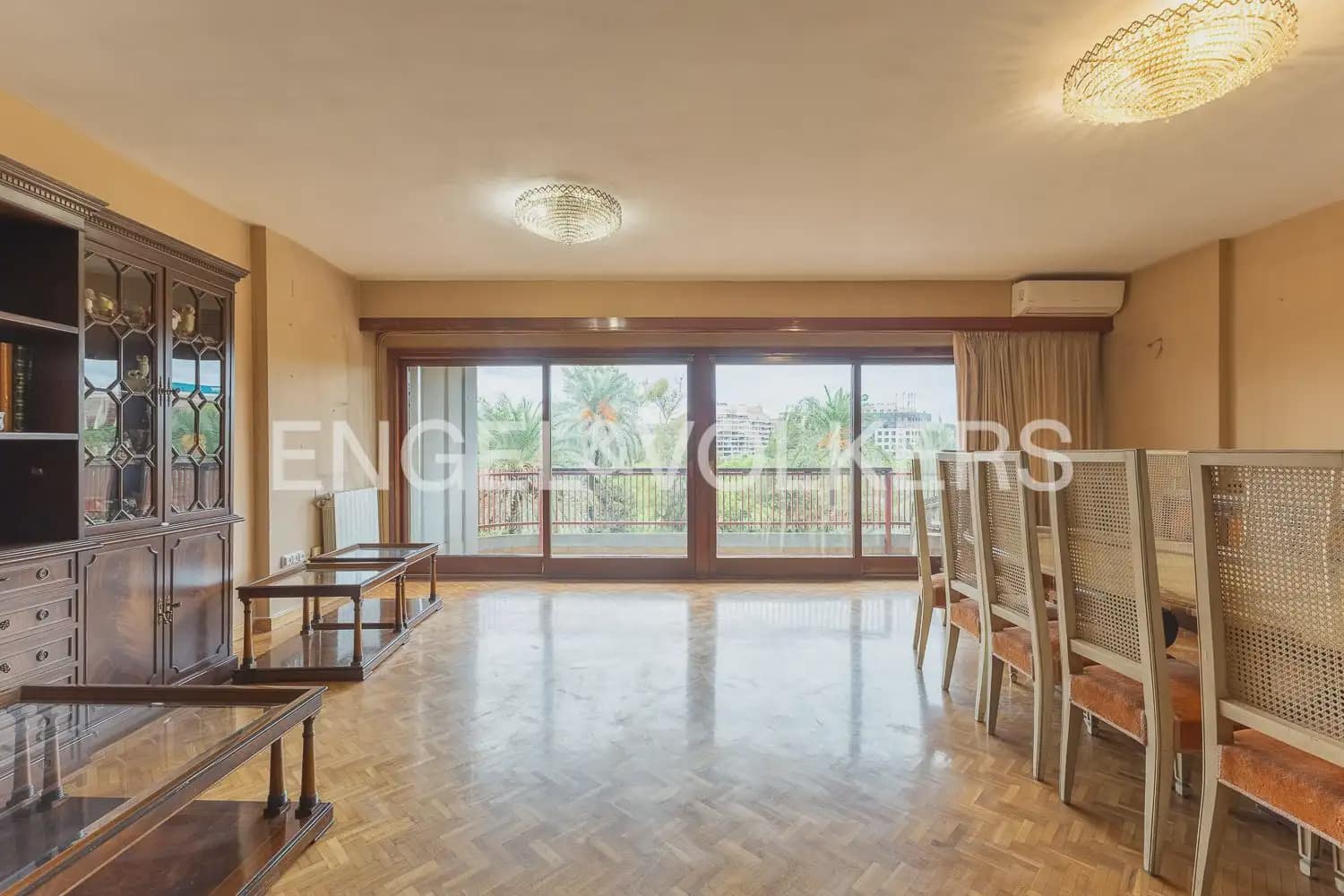 Piso de 4 habitaciones en València ciudad en venta con garaje - 1.040.000 € (Ref: 10091409)