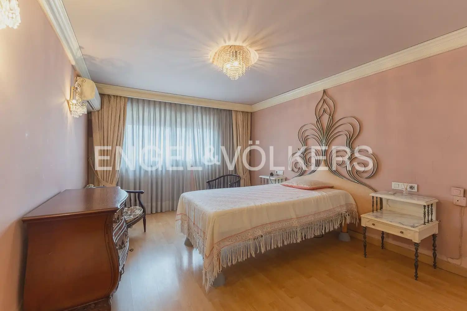 Piso de 4 habitaciones en València ciudad en venta con garaje - 1.040.000 € (Ref: 10091409)