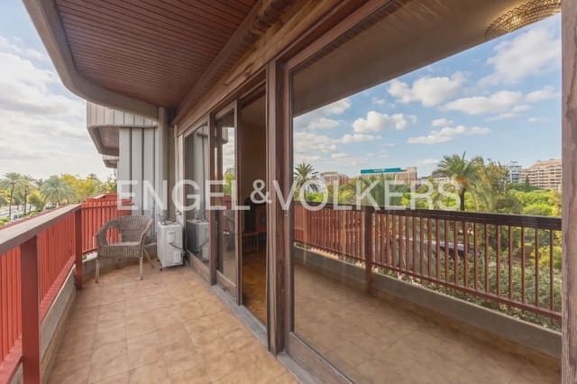 Piso de 4 habitaciones en La Gran Via, València ciudad en venta con garaje - 1.040.000 € (Ref: 10091409)