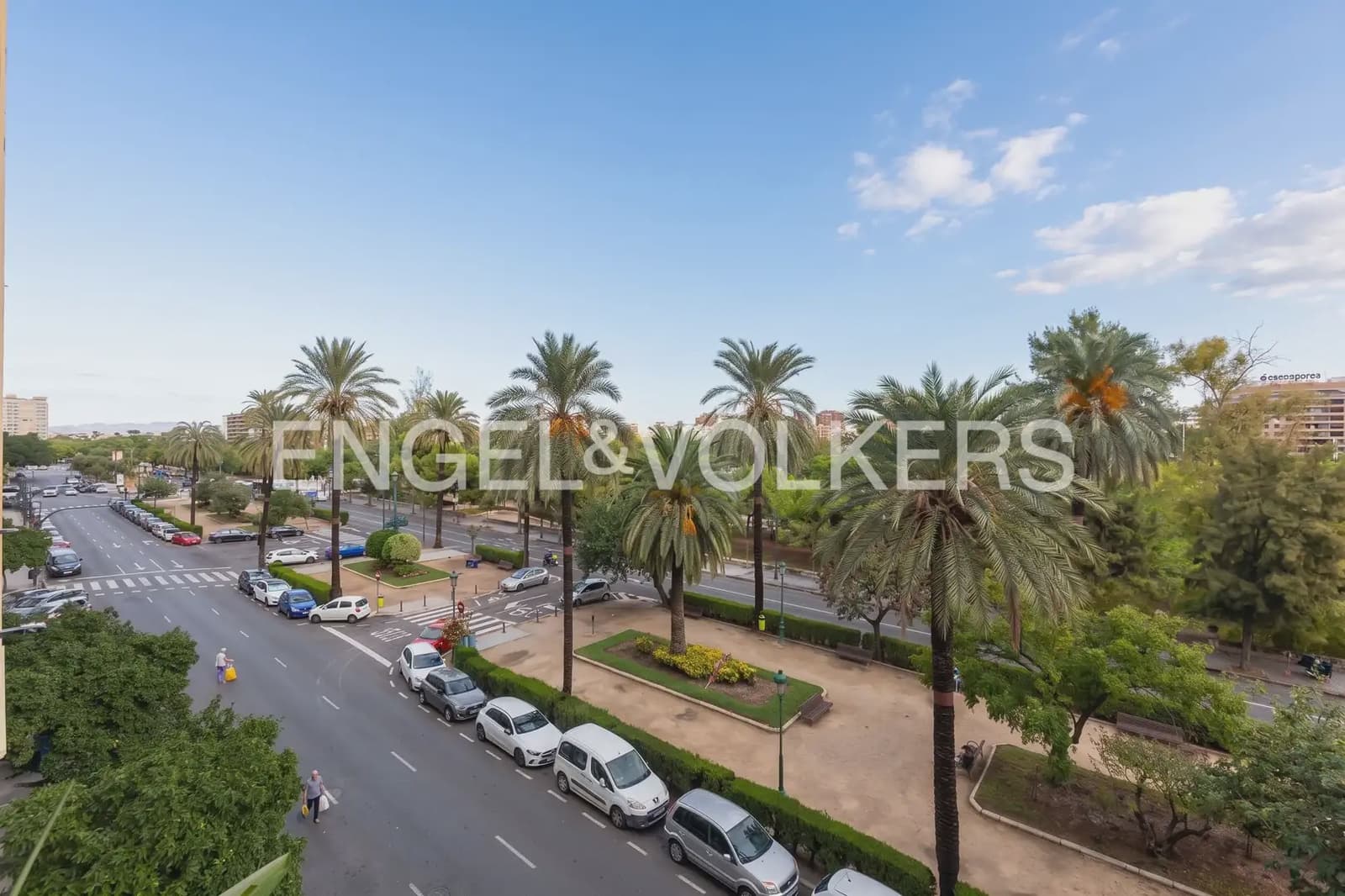 Piso de 4 habitaciones en València ciudad en venta con garaje - 1.040.000 € (Ref: 10091409)