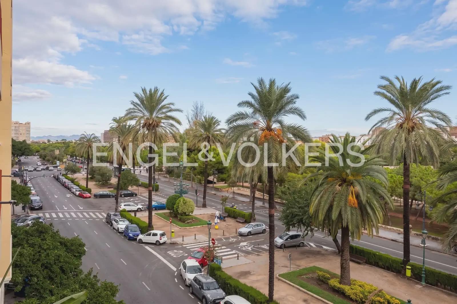 Piso de 4 habitaciones en València ciudad en venta con garaje - 1.040.000 € (Ref: 10091409)