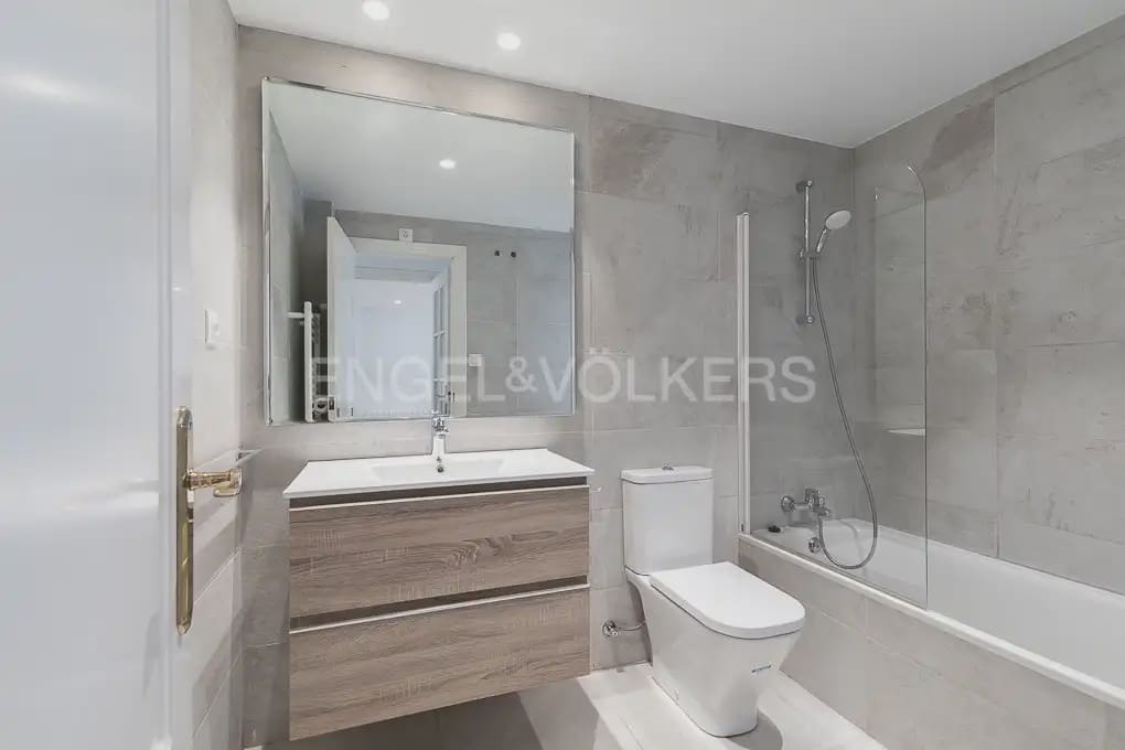 3 Zimmer Wohnung zu vermieten in Valencia Stadt - 2.500 € (Ref: 10091410)