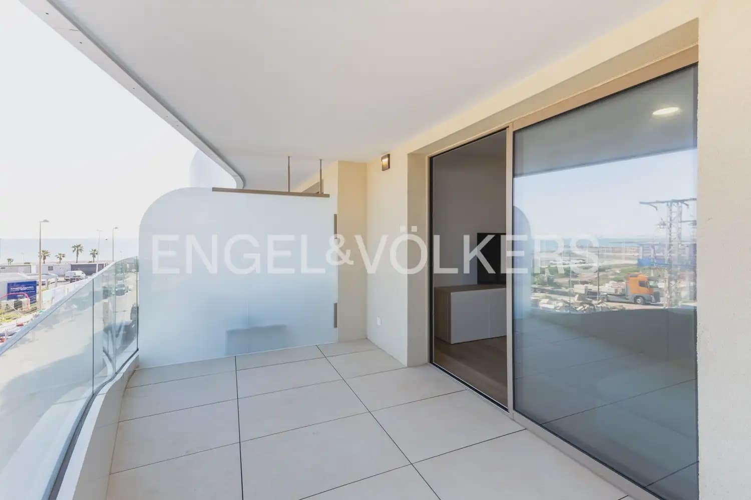 2 slaapkamer Flat te huur in Puig met zwembad - € 1.450 (Ref: 10091412)