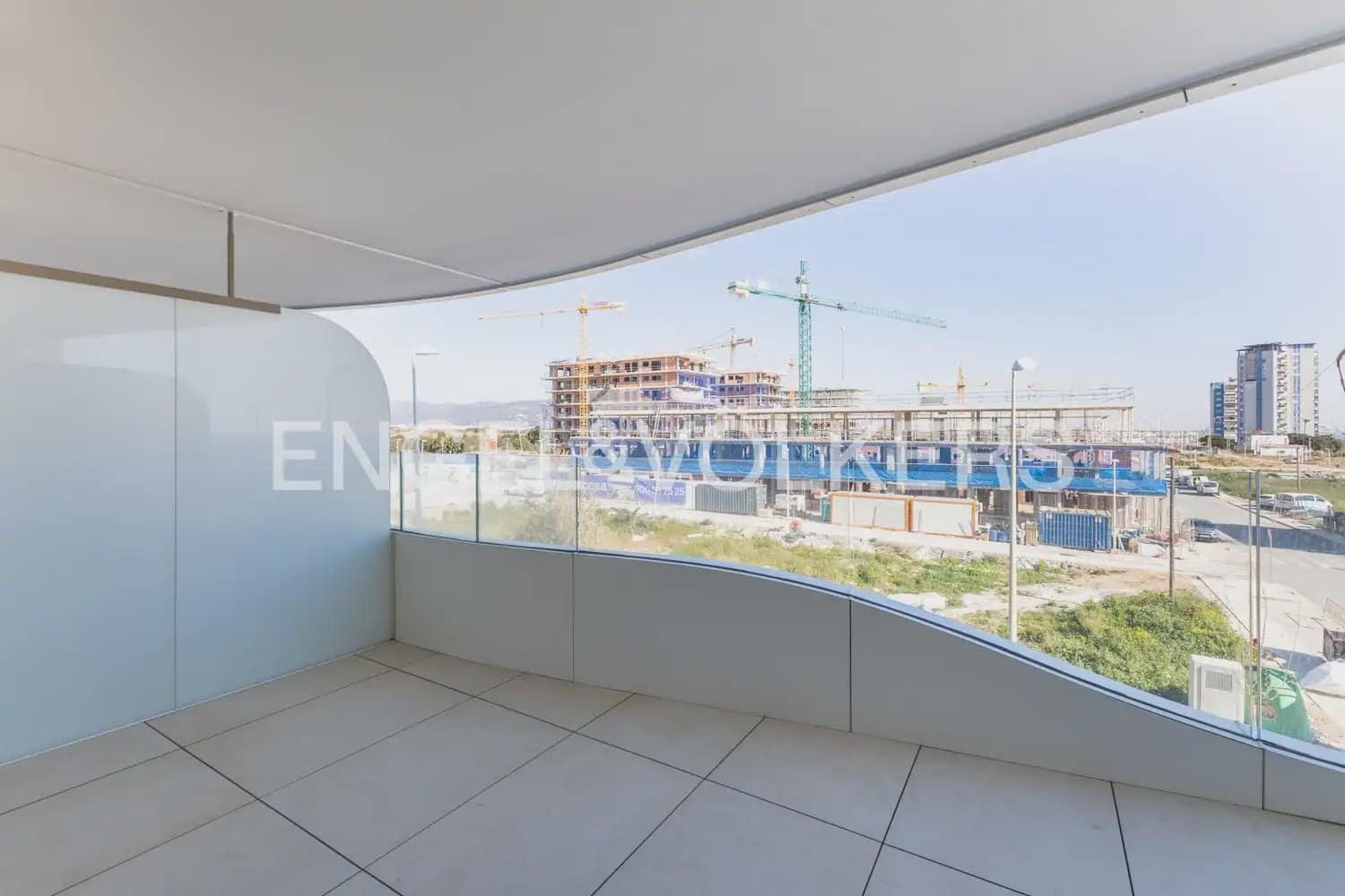 2 slaapkamer Flat te huur in Puig met zwembad - € 1.450 (Ref: 10091412)