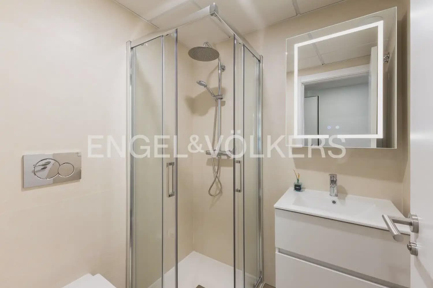 2 slaapkamer Flat te huur in Puig met zwembad - € 1.450 (Ref: 10091412)