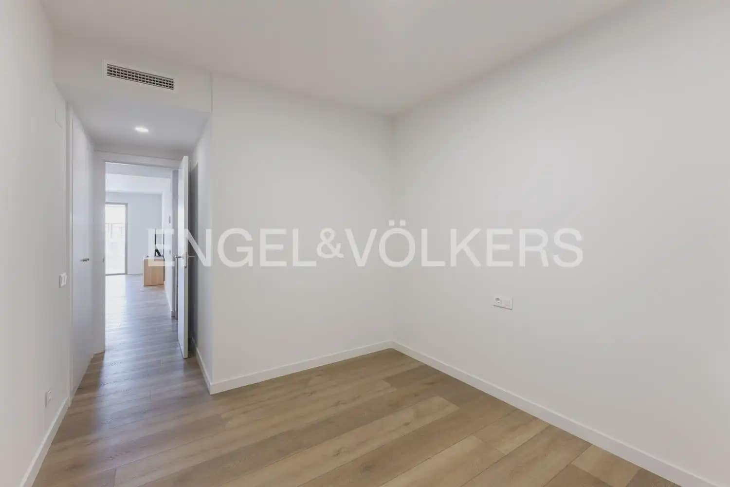 2 slaapkamer Flat te huur in Puig met zwembad - € 1.450 (Ref: 10091412)