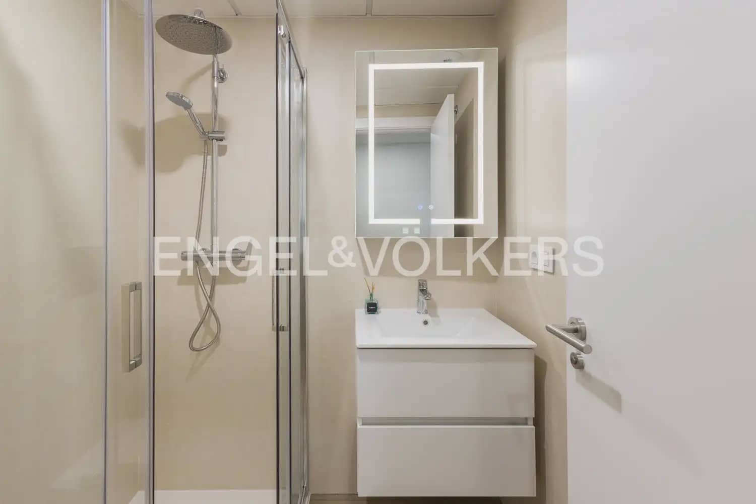 2 slaapkamer Flat te huur in Puig met zwembad - € 1.450 (Ref: 10091412)