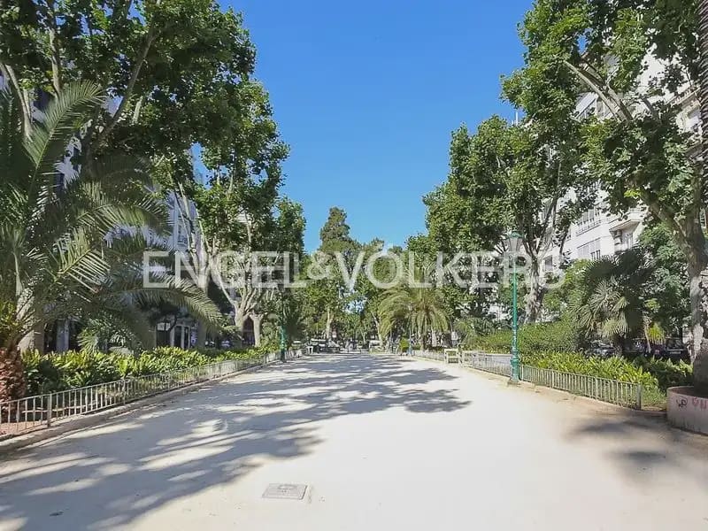 10 soveværelse Lejlighed til salg i Valencia by - € 1.660.000 (Ref: 10093054)