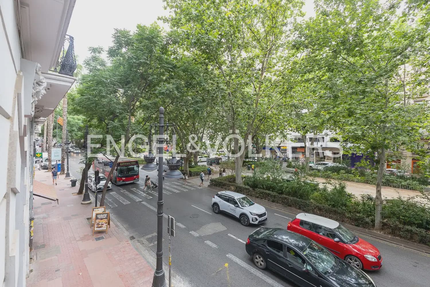 10 soveværelse Lejlighed til salg i Valencia by - € 1.660.000 (Ref: 10093054)