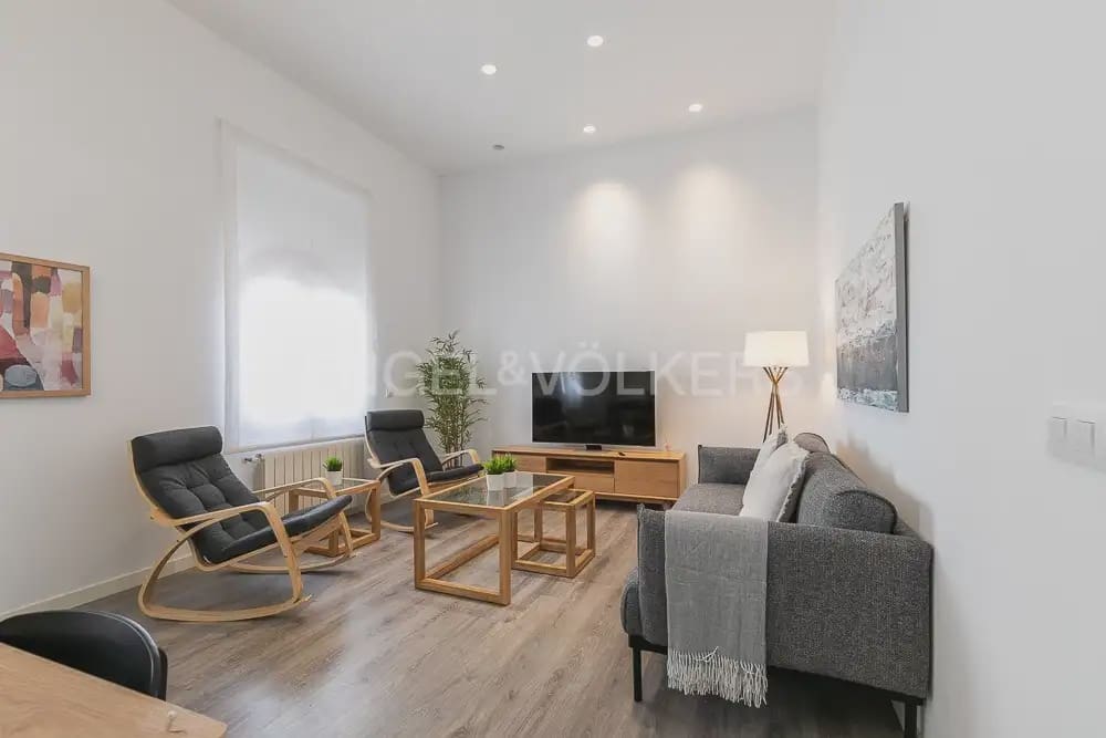3 quarto Apartamento para arrendar em Valencia cidade - 3 200 € (Ref: 10093910)