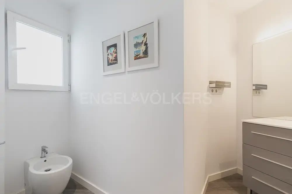 3 quarto Apartamento para arrendar em Valencia cidade - 3 200 € (Ref: 10093910)
