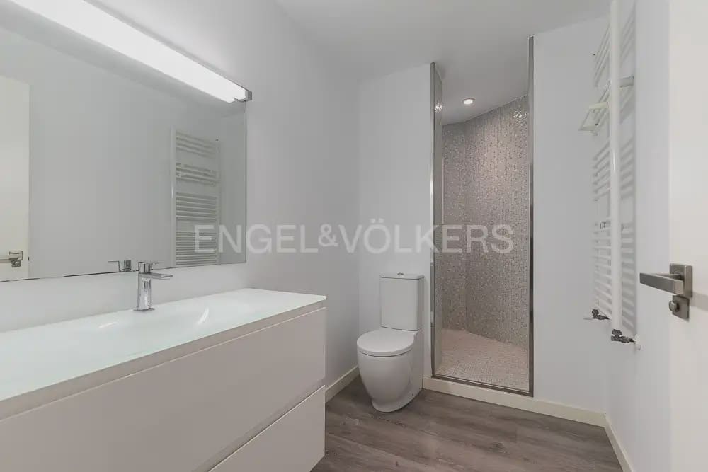 3 quarto Apartamento para arrendar em Valencia cidade - 3 200 € (Ref: 10093910)