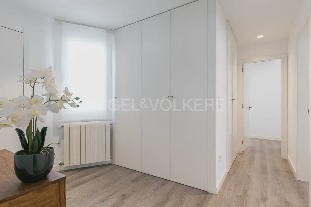 3 quarto Apartamento para arrendar em Valencia cidade - 3 200 € (Ref: 10093910)