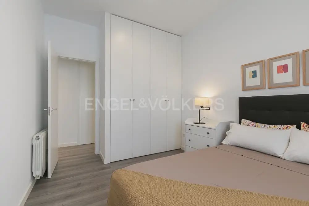 3 quarto Apartamento para arrendar em Valencia cidade - 3 200 € (Ref: 10093910)