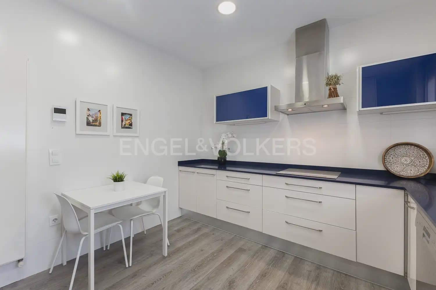 3 quarto Apartamento para arrendar em Valencia cidade - 3 200 € (Ref: 10093910)