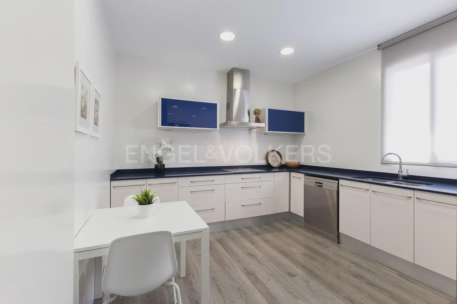 3 quarto Apartamento para arrendar em Valencia cidade - 3 200 € (Ref: 10093910)