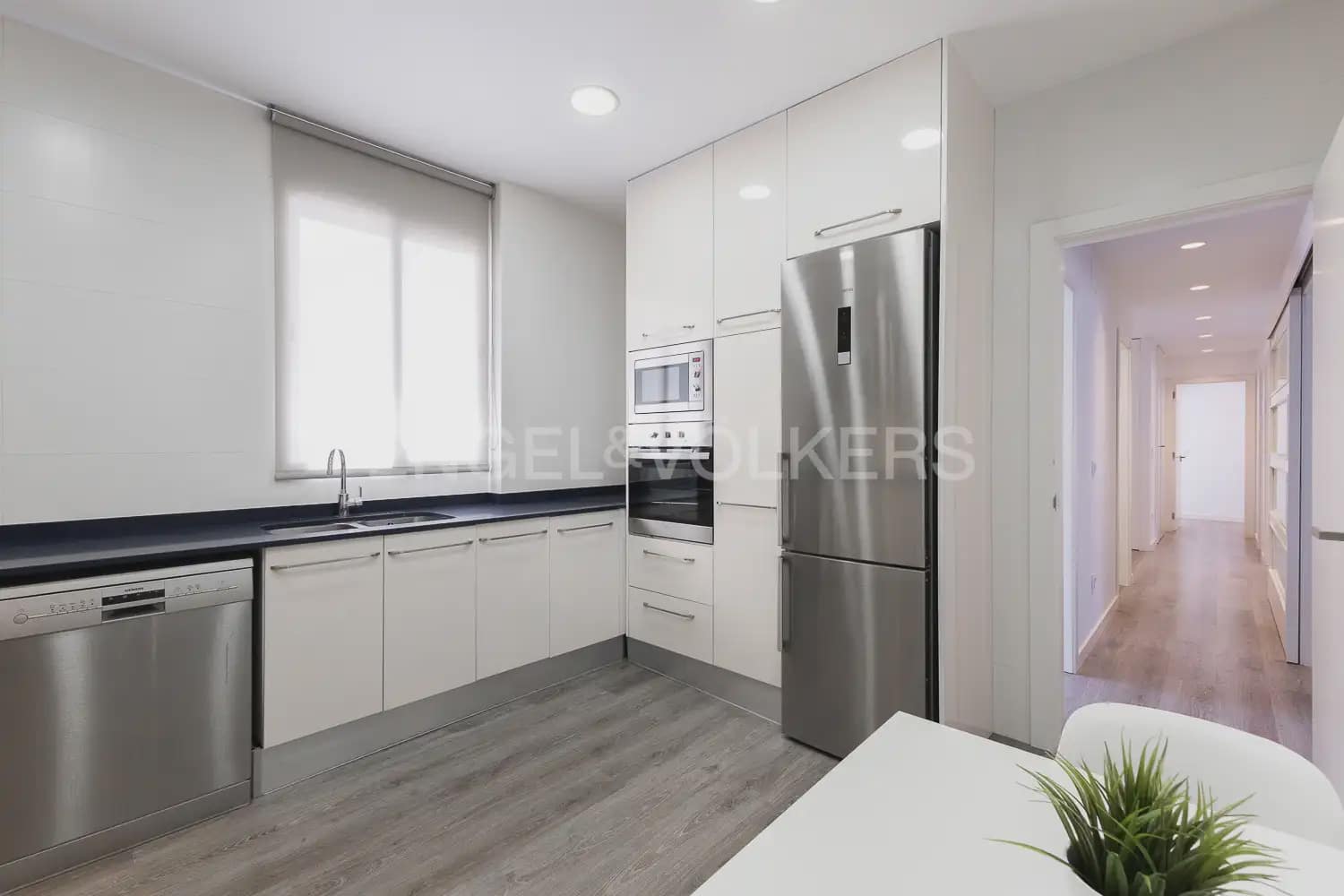 3 quarto Apartamento para arrendar em Valencia cidade - 3 200 € (Ref: 10093910)