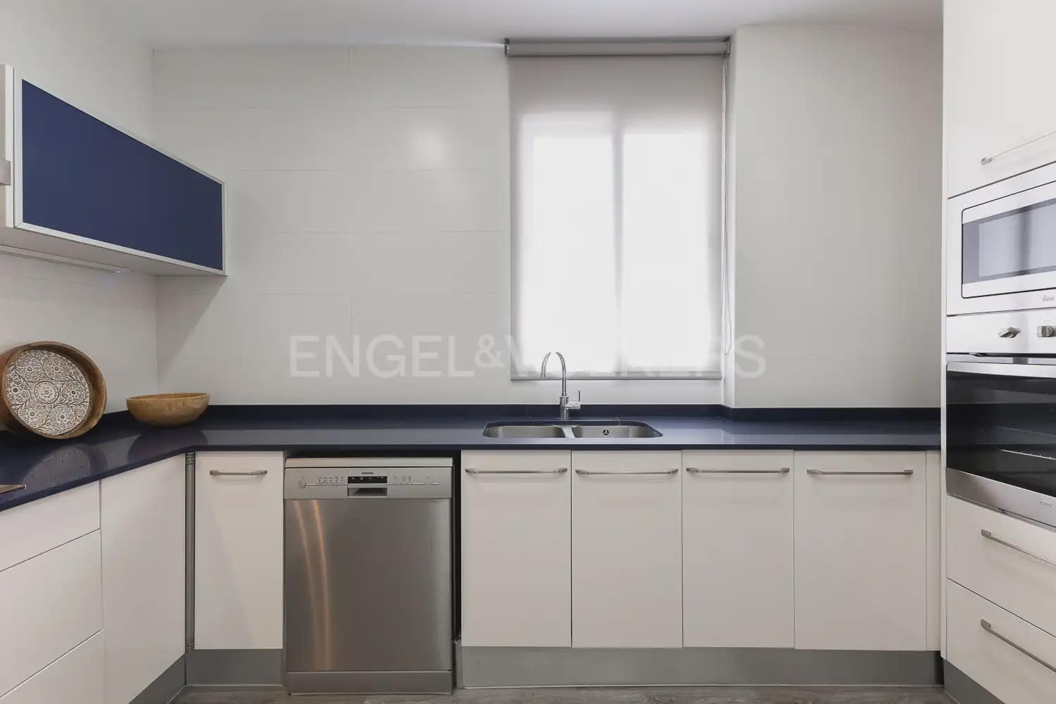3 quarto Apartamento para arrendar em Valencia cidade - 3 200 € (Ref: 10093910)