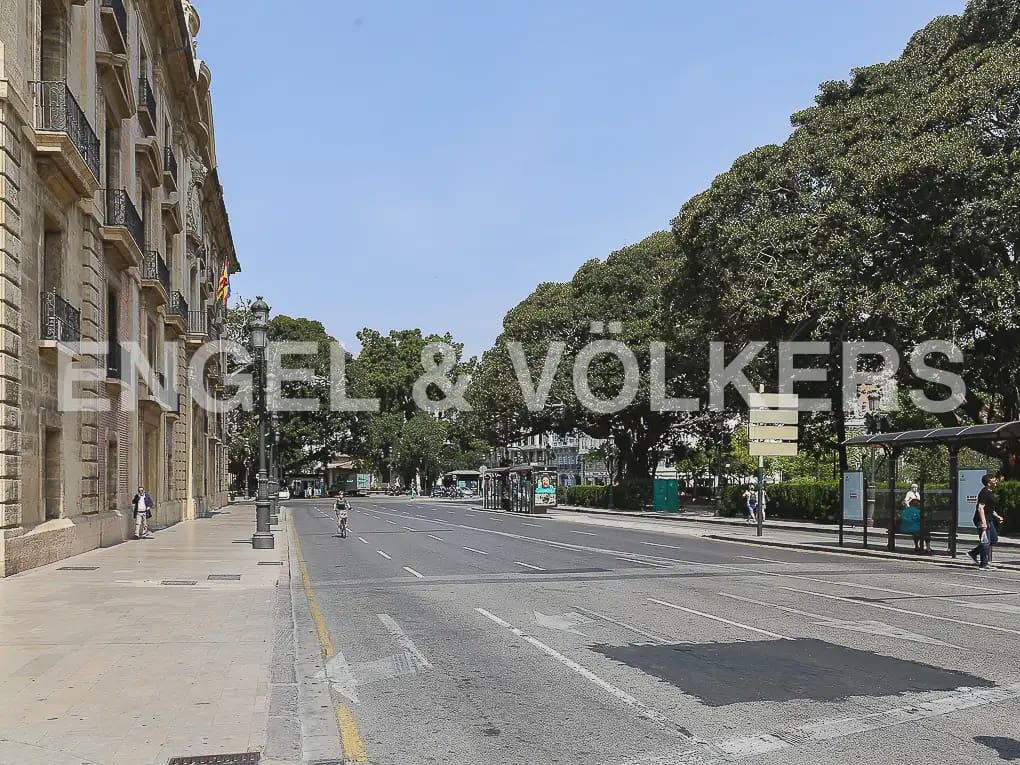 3 quarto Apartamento para arrendar em Valencia cidade - 3 200 € (Ref: 10093910)