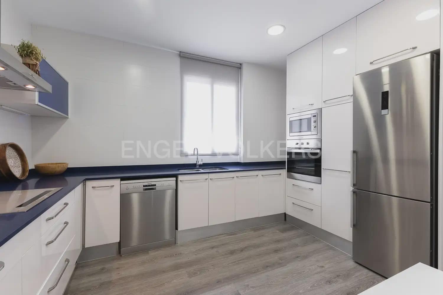 3 quarto Apartamento para arrendar em Valencia cidade - 3 200 € (Ref: 10093910)