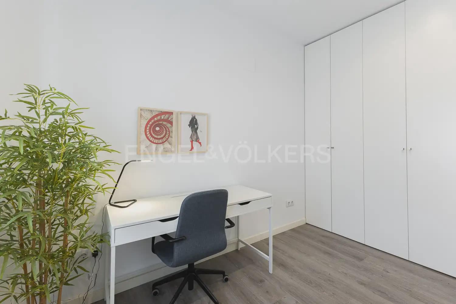 3 quarto Apartamento para arrendar em Valencia cidade - 3 200 € (Ref: 10093910)