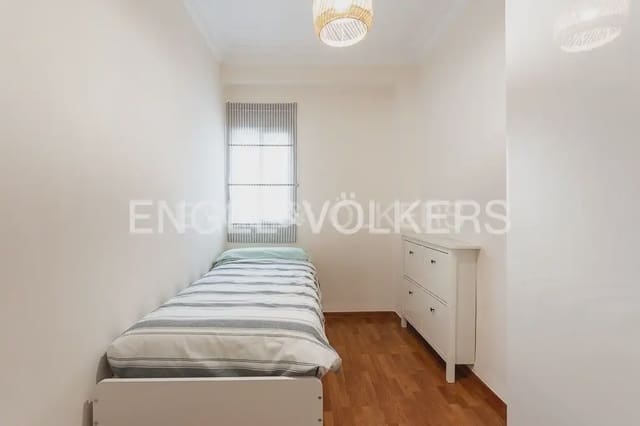 3 quarto Apartamento para arrendar em La Petxina, Valência cidade - 1 600 € (Ref: 10093911)