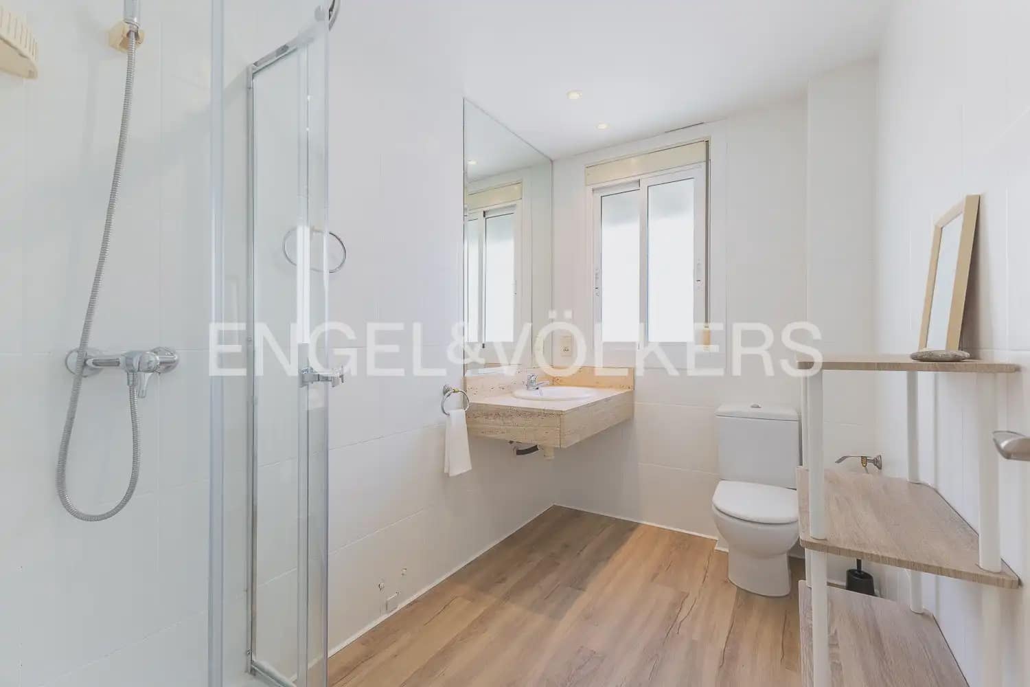 3 bedroom Flat for rent in Valencia city - € 1,600 (Ref: 10093911)