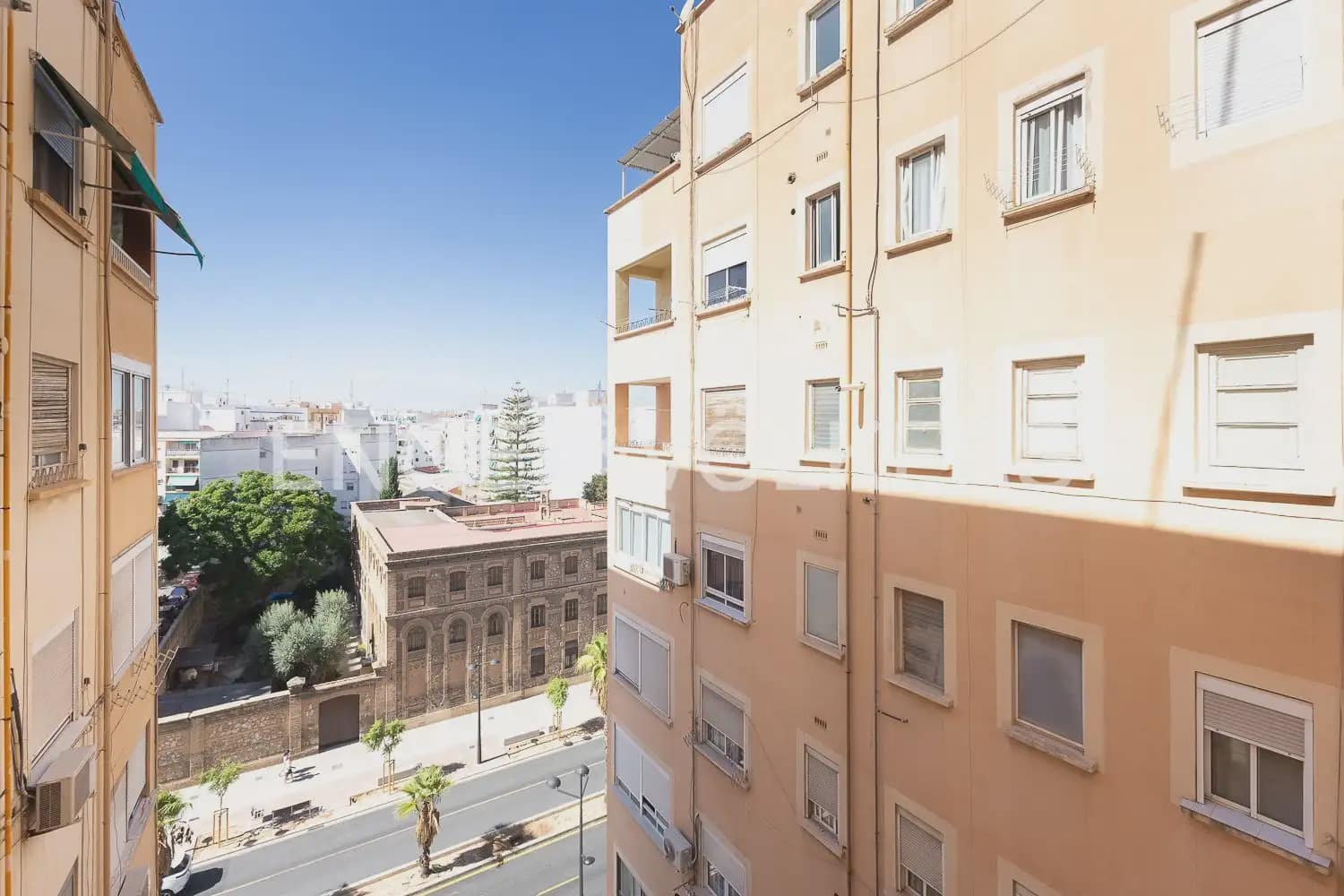3 bedroom Flat for rent in Valencia city - € 1,600 (Ref: 10093911)