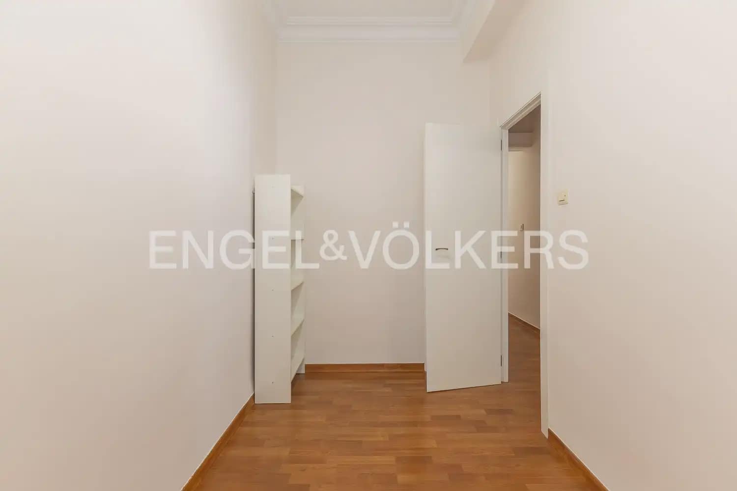 3 bedroom Flat for rent in Valencia city - € 1,600 (Ref: 10093911)