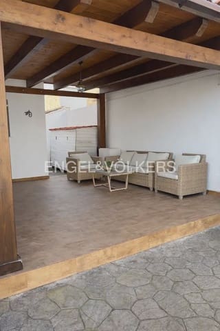 5 soverom Kjedet enebolig til leie i La Pobla de Vallbona - € 1 900 (Ref: 10093912)