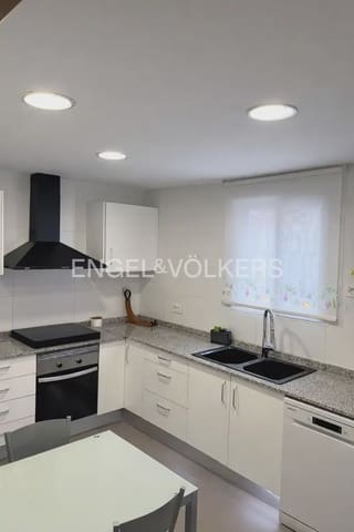 5 soverom Kjedet enebolig til leie i La Pobla de Vallbona - € 1 900 (Ref: 10093912)