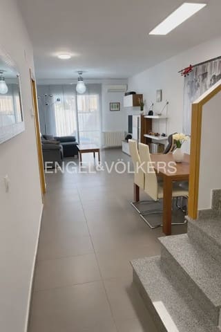 5 soverom Kjedet enebolig til leie i La Pobla de Vallbona - € 1 900 (Ref: 10093912)